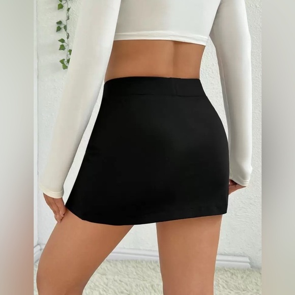 🆕Sheinbae Grey Mini Skort with Side Slit M🆕 - Picture 2 of 13